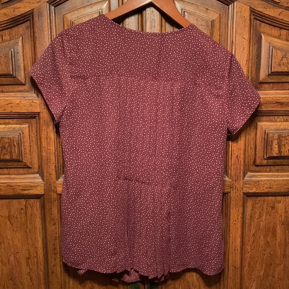 Banana Republic short sleeve burgundy blouse - Picture 4 of 4
